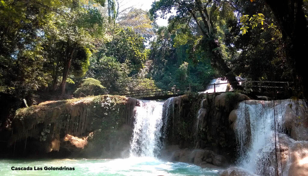 Centro turistico Ch'en Ulich en cascadas las golondrinas